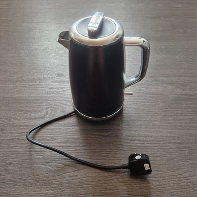 Breville Curve Black / Chrome Kettle Needs Descaling - Image 1 of 4