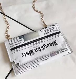 Borsa a tracolla giornale donna, stampa lettera borsa con patta con catena d'oro - Foto 1 di 12