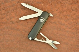 VICTORINOX SWITZERLAND SWISS MADE ARMY KNIFE BLACK SD CLASSIC (21929) - Picture 1 of 5