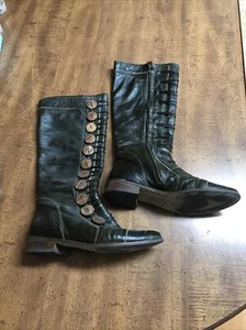 Dulce Leather Knee boots With Button Trim Size 6 Made In Brazil. Dark Green - Picture 1 of 17