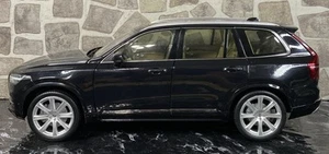 1:18 Scale Volvo XC90 T6 Momentum Black READ - Picture 1 of 17