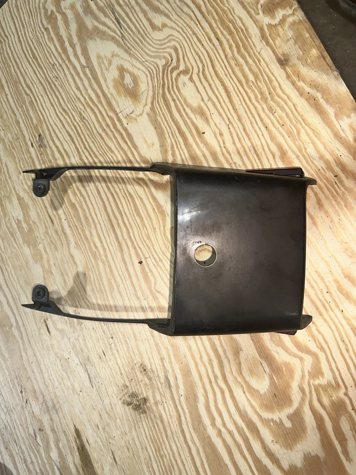 82 capô carenagem traseira para-lama Suzuki GS650G 45511-34200 - Imagem 1 de 4