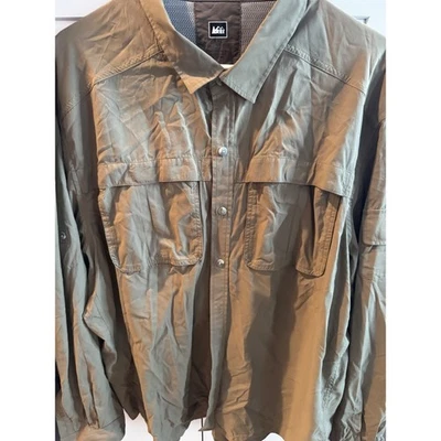 Camisa de Senderismo REI Manga Larga Bolsillos con Botones para Hombres XXL Caqui Exterior Foto 1 de 4
