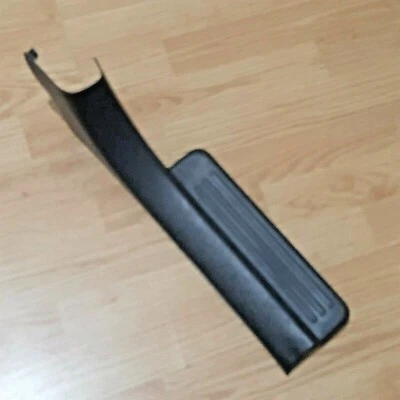 Placa de desgaste Isuzu Sill Rodeo puerta trasera izquierda OEM gris 1998-2002 Foto 1 de 4