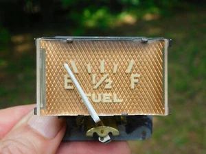 1946 1947 1948 Plymouth Chrysler Dodge DeSoto calibre de combustible color dorado - Imagen 1 de 3