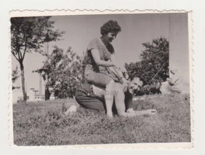 Handsome Young Man & Pretty Cute Woman Nice Love Snapshot Vintage Old Photo - Picture 1 of 7