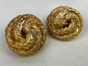 CASTLECLIFF Vintage Gold Tone Round Clip Earrings - Picture 1 of 8