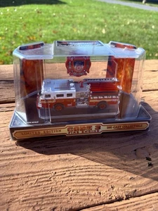 Code 3 Diecast FDNY #02453 SEAGRAVE SQUAD COMPANY Fire Engine 1997 1/64 - Bild 1 von 9