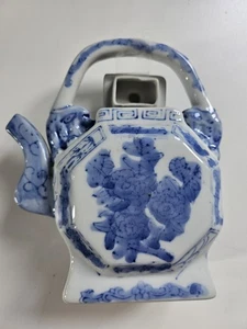 Rare vintage Chinese blue & white teapot - Picture 1 of 4