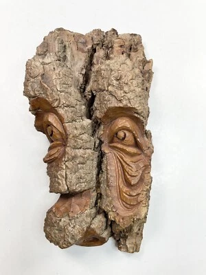 木雕民间艺术雕塑抽象面部、眼睛、鼻子壁挂小号 — 第 1/4 张图片