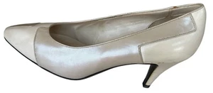 VINTAGE Amanda Smith Brand Beige White Heeled Dress Shoes Women's Size 8M (READ) - Picture 1 of 16