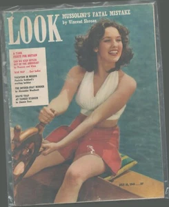 Look--July 16 1940 - Death trap at yankee stadium - Paulette goddard-----141 - Imagen 1 de 1
