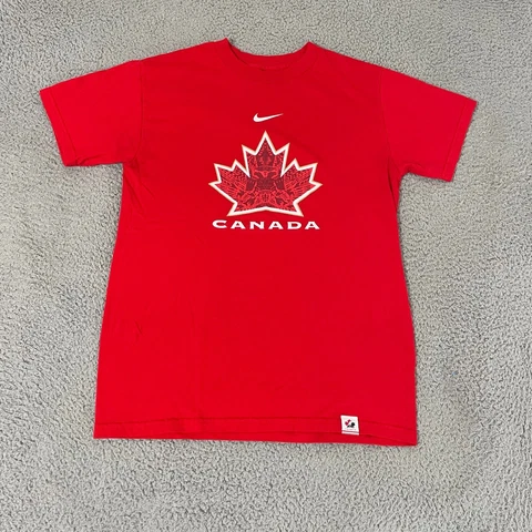 Team Canada Shirt Mens Small Nike Red Short Sleeve Hockey Center Swoosh Casual Cover