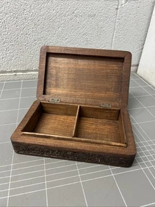 VINTAGE MID CENTURY CIGARETTE HAND CARVED TRINKET BOX RETRO TOBACCO - Picture 1 of 8