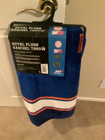 NCAA college football  Auburn 50X60 Royal Plush Raschel Throw Blanket, Very soft Cover