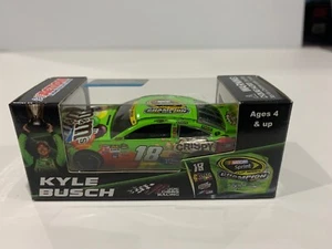 2015 #18 Kyle Busch Green Crispy M&M’s Cup Champion 1/64 - Picture 1 of 5