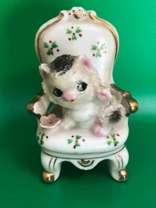 Vintage Spaghetti Porcelain Cat Kitten in Chair Figurine Japan - Picture 1 of 7
