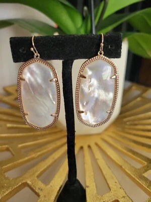 Pendientes colgantes Kendra Scott Danielle oro rosa marfil madreperla Foto 1 de 4