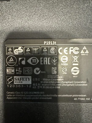 Dell P1913t LED 19" LCD Professional Monitor W/stand, VGA, DVI & power cable - Image 1 of 4