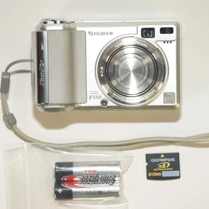 Fujifilm Finepix E550 6.3MP 4x Optical Digital Camera Silver Mint Condition - Picture 1 of 5
