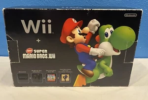 Nintendo Wii New Super Mario Bros Konsole Bundle mit Box, Anleitungen & Spiel - Bild 1 von 12