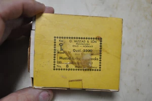 Mustad & Son, Mustad - Kirby Haken Größe 8 Leerkarton, Norwegen - Bild 1 von 9