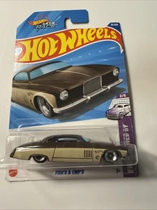 Hot Wheels FishD ChipD Treasure Hunt 32/250 - Picture 1 of 7