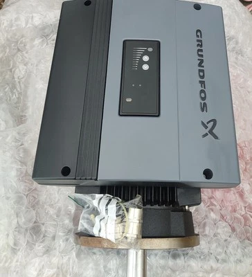 MOTOR Grundfos MLE132DA-2-215TC-D1 parece estar sin usar Foto 1 de 4