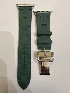 Apple Watch Hermès - Bracelet tour unique 46 mm Vert Moyen Kilim. - Photo 1 sur 17