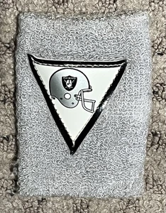 MICHAEL HAYES LOS ANGELES RAIDERS GAME USED WRISTBAND HOF NEW ENGLAND PATRIOTS - Picture 1 of 3