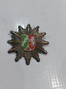 Insignia gorra policía alemana, Renania del Norte/Westfalia obsoleta vintage - Imagen 1 de 2