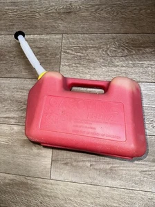 Blitz 2 gallon 8 oz (7.83L) gas can w/ Vented Vent & spout 11815 - Picture 1 of 9