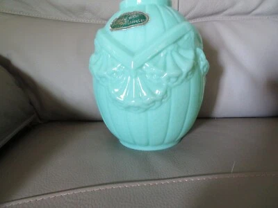 ancien vase en opaline à décor de fleur de bignone (22 cm de haut) - Photo 1/4