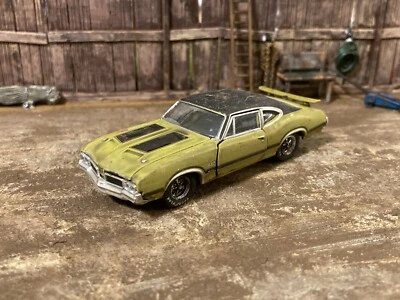 1970 Oldsmobile 442 Rusty Weathered Custom 1/64 Diecast Project Car Barn Find - Image 1 of 4