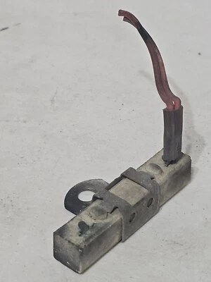 77-88 ORIGINAL ORIGINAL GENUINO PORSCHE 924 924S 944 COMPARTIMENTO DEL MOTOR RESISTENCIA OEM Foto 1 de 4