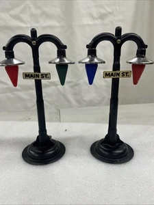 Vintage Main St. Model Train Lamp Posts Lot of 2 – Untested – Metal/Plastic Marx - Picture 1 of 21