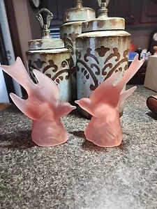 2 L.E. Smith Pink Satin Frosted Glass Bird Figurine 9" Vintage - Picture 1 of 3