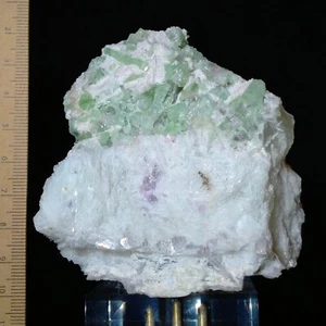 Green Tourmaline Lepidolite Mica Albite Quartz display mineral specimen 0.52kg - Picture 1 of 9