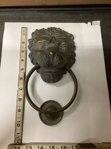 LARGE 10" ANTIQUE  VICTORIAN ARCHITECTURAL SALVAGE LION HEAD DOOR KNOCKER PULL Cover