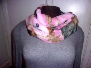 PINK MOSSY OAK CAMOFLAGE FLEECE KUTTE INFINITY SCHAL HANDMADE UNISEX - Bild 1 von 2