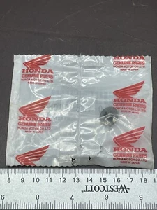 90110-VM5-000 NOS Honda Screw Washer 5x7 1984-1987 TRX200 TRX250 - Picture 1 of 3