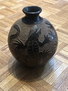 Black Aleyda Cano Studio Art Ceramic Vase w/Incised Reptiles - 9 x 7 Inches - Picture 1 of 10