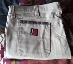 Pantalón Wrangler Para Hombres Riggs Ropa de Trabajo Cómodo Elastizado Calce Recto Beige 3W041GK - Imagen 1 de 7