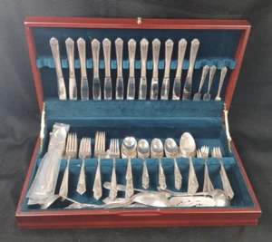 Set posate 117 pezzi Starlight Rogers & Bro Silverplate con servizio petto per 12 - Foto 1 di 17