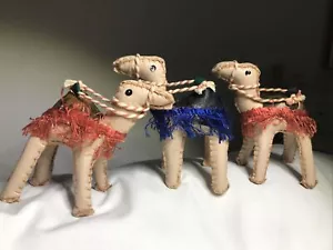 Lote De Colección 3 Estatuillas de Cuero Relleno Dromedario Árabe Camel Cosidas a Mano - Imagen 1 de 13