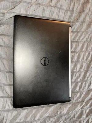 Laptop Dell Latitude E5270 12.5" i5-6300U 2.50GHz 8GB DDR4 256GB SSD Win 10 Pro Foto 1 de 4