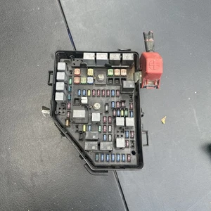2007 CADILLAC SRX OEM 3.6L V6 ENGINE BAY FUSE RELAY BOX BLOCK 25787958 - Bild 1 von 6