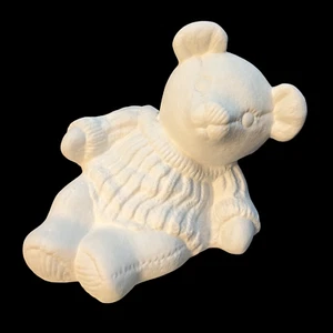 Oso de peluche de cerámica listo para pintar con una estatuilla de puente - Imagen 1 de 4