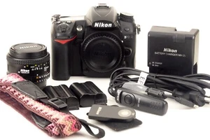 NIKON D7000 APS-C DIGITAL CAMERA KIT, (SHUTTER COUNT 27371) - Imagen 1 de 20