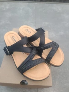 Clarks Womens Brynn Hope Flat Sandal  Black Leather Sz 9.5 New - Picture 1 of 3
